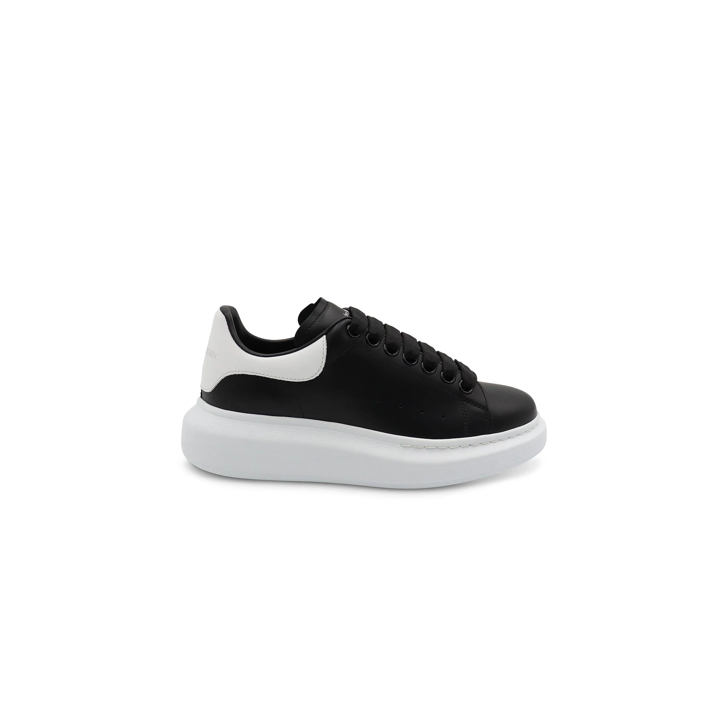 ALEXANDER MCQUEEN LARRY OVERSIZED SNEAKERS IN BLACK WHITE 553770WHGP51070